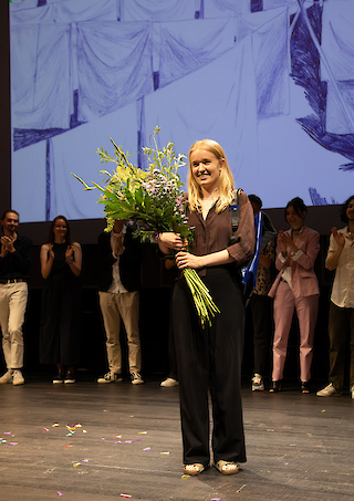 Simone Stolz an der Diplomfeier 2023. © ZHdK.