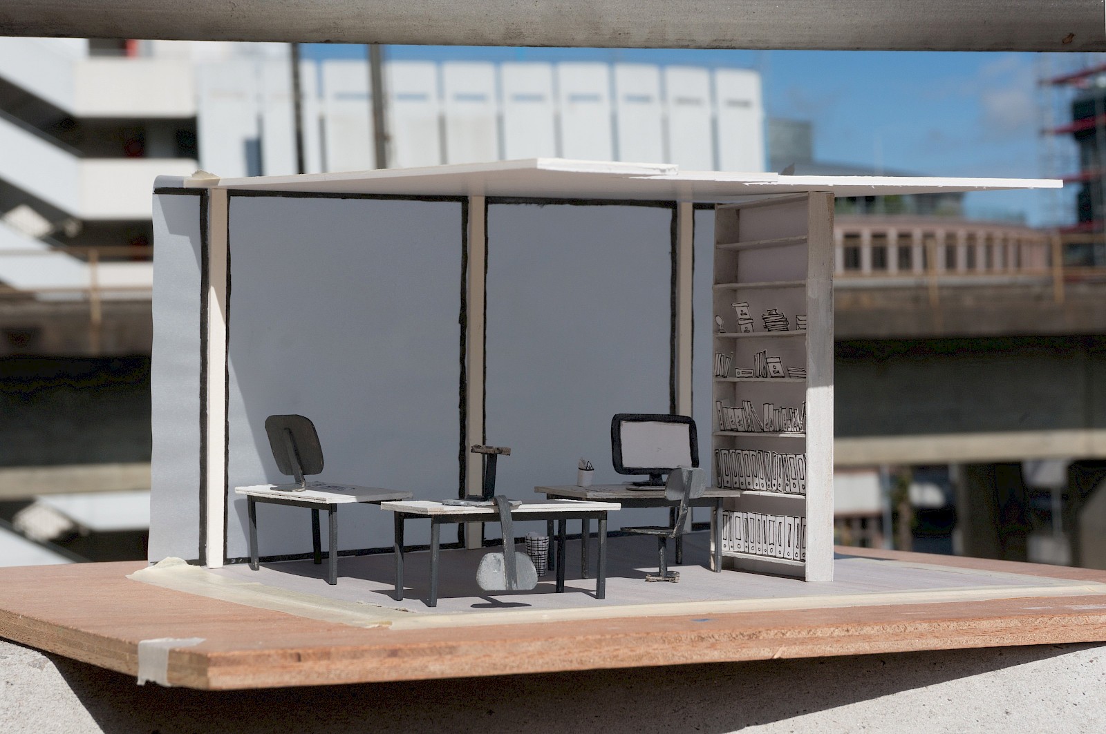 Inspiriert von meiner Vorgeschichte als Architektin habe ich Modelle hergestellt, in denen sich einige der Szenen im Film abspielen.