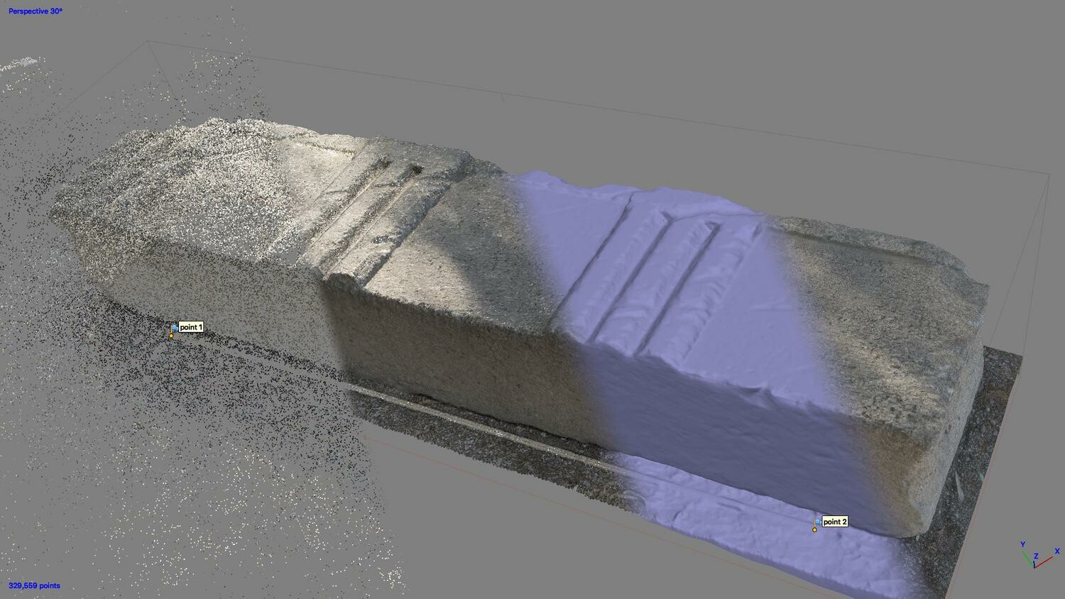 Diese Abbildung zeigt die vier Berechnungsschritte in Agisoft Photoscan: Ausrichtung der Fotos; Dichte Punktwolke; Polygonobjekt ohne und schliesslich mit Textur.