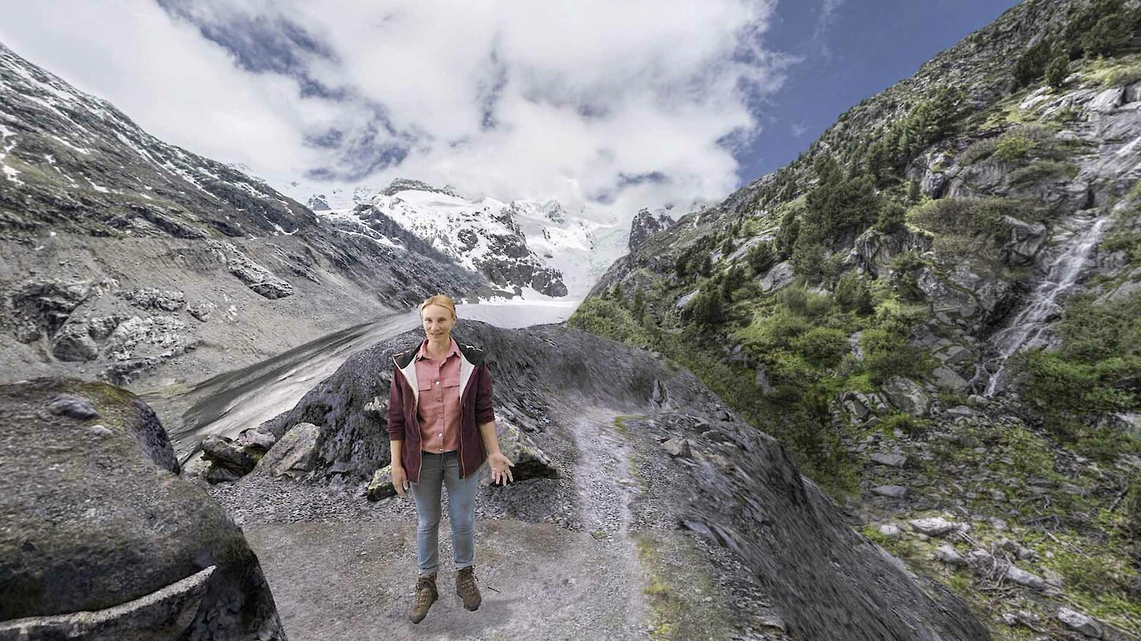 Unsere Tourführerin Ladina zeigt, wo überall Wasser in der Umgebung enthalten ist.