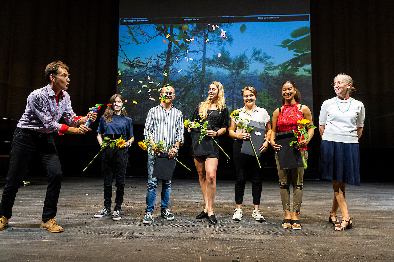 BA-Diplomierende: Viola Perrucci, Oliver Good, Helena Klein, Michelle Weber, Sofia Poku (ZHdK)