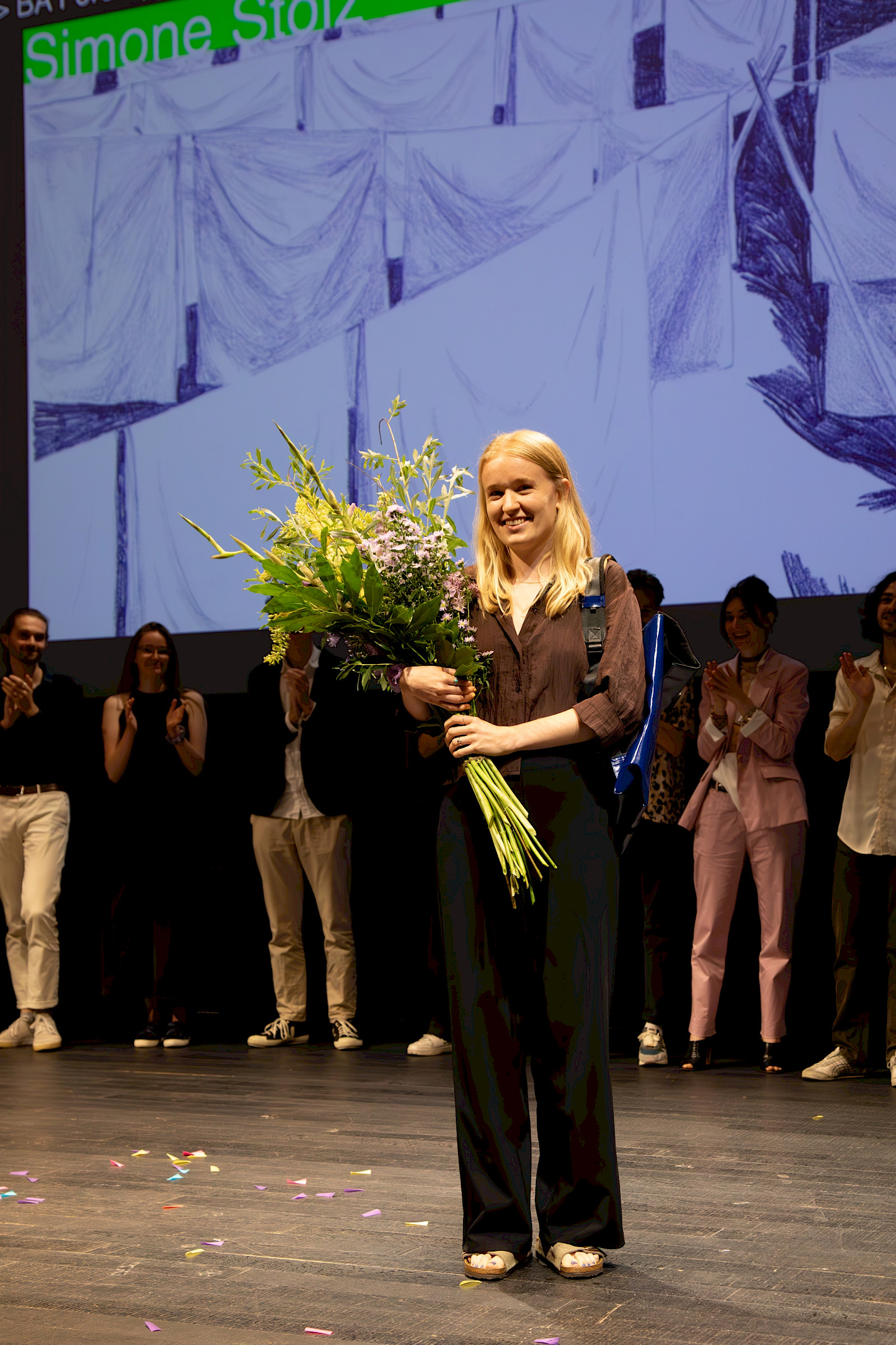 Bachelor ZHdK Förderpreis Design Gewinnerin Simone Stolz aus der Fachrichtung Knowledge Visualization. Foto: David Jäggi. © ZHdK.