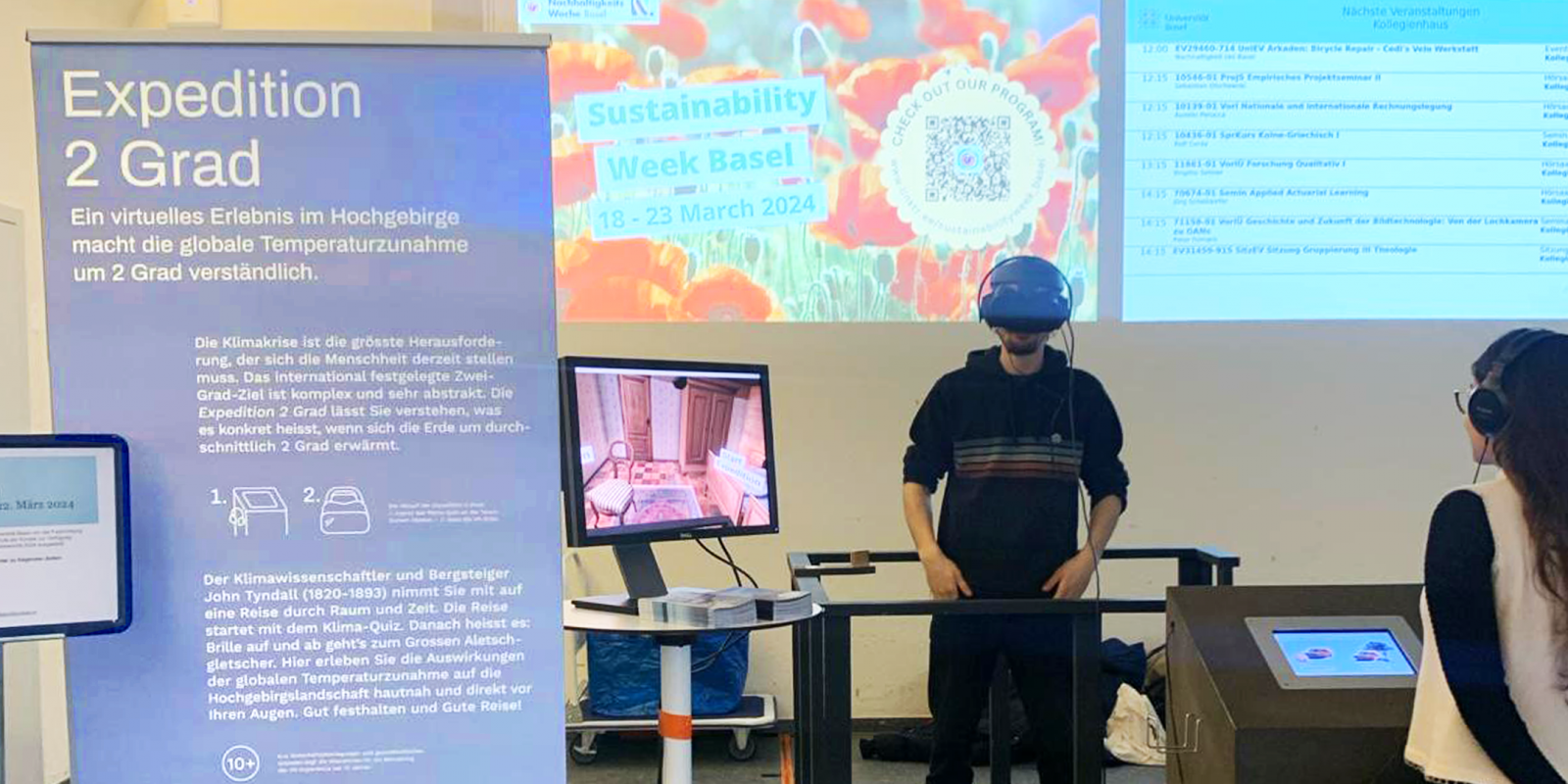 Ausgerüstet mit einer 3D-Brille begeben sich die Expeditionsteilnehmenden auf die Expedition 2 Grad.