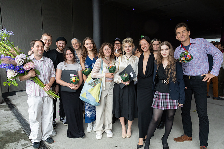 Gratulation an alle Bachelor Diplomierte Knowledge Visualization 2024. Foto: David Jäggi. ©ZHdK.