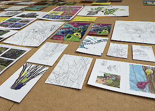 Versuch eines Überblicks: Sammlung aller entstandenen Bilder auf der Pinnwand im KVIS-Atelier.