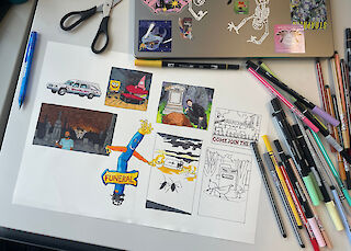 Am Schreibtisch im KVIS-Atelier.